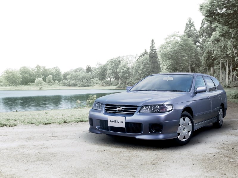 Nissan Avenir w11