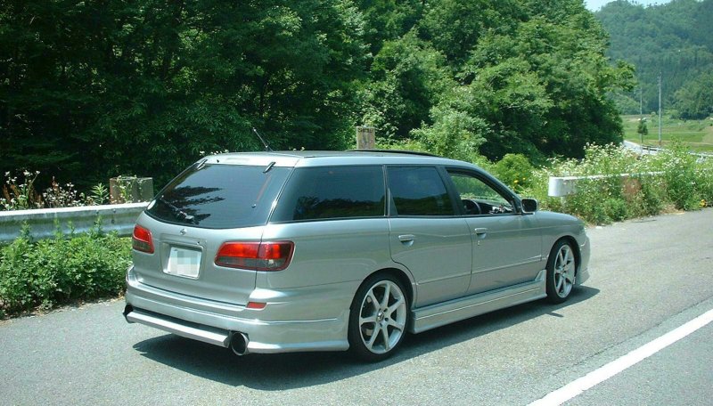 Nissan Avenir w11