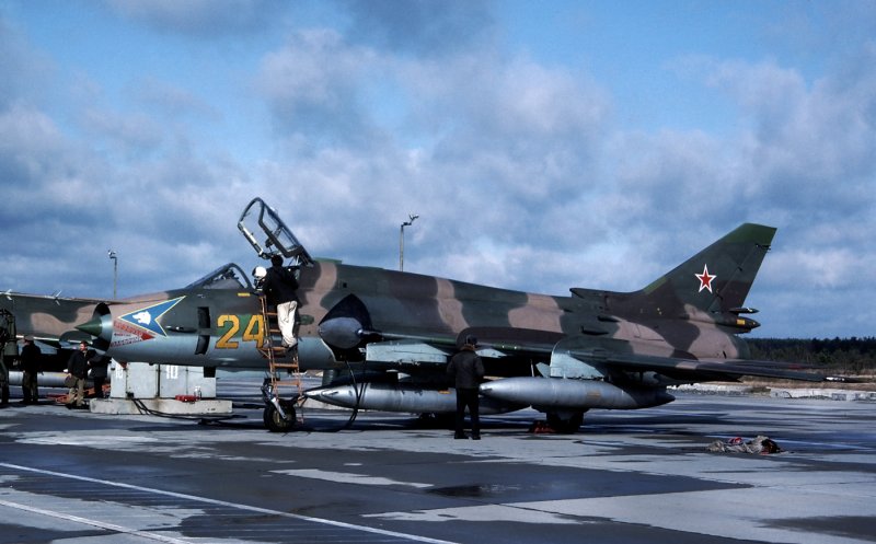 Самолет Су-17м5