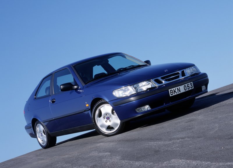 Модель Сааб 2000