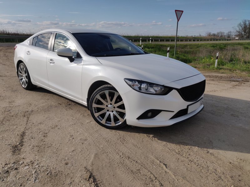 Mazda 6 белая r 19