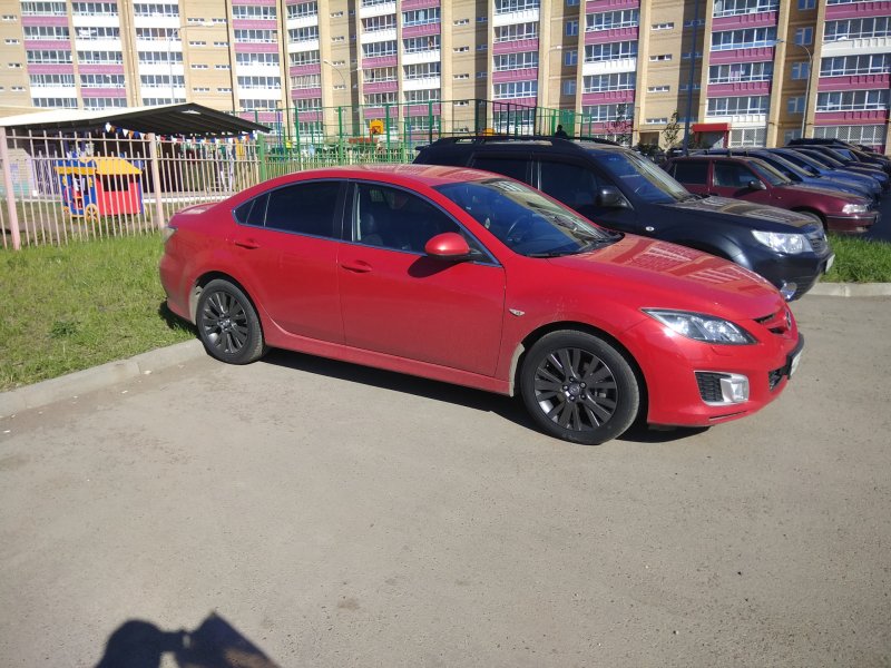 Mazda 6 GH красная на 17 дисках