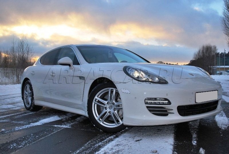 Porsche Panamera белый