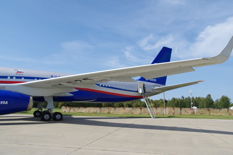 Российские самолеты ту-214он