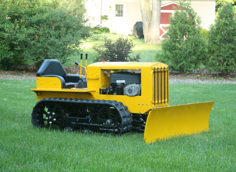 Caterpillar гусеничный трактор мини