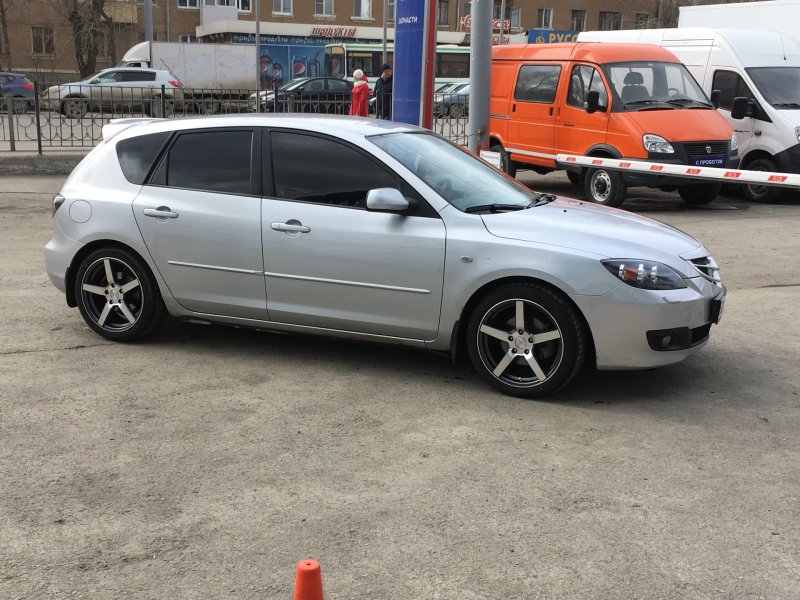 Mazda 3 BK r16