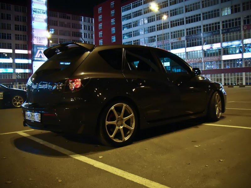 Mazda 3 r18 черная