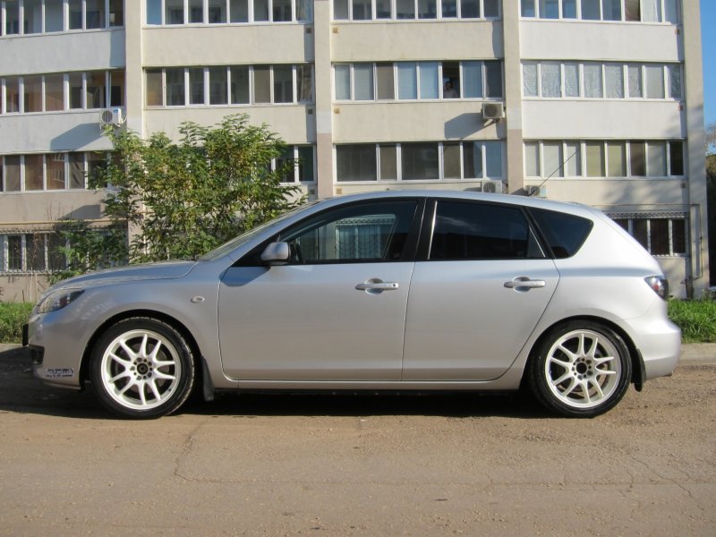 Mazda 3 BK r16