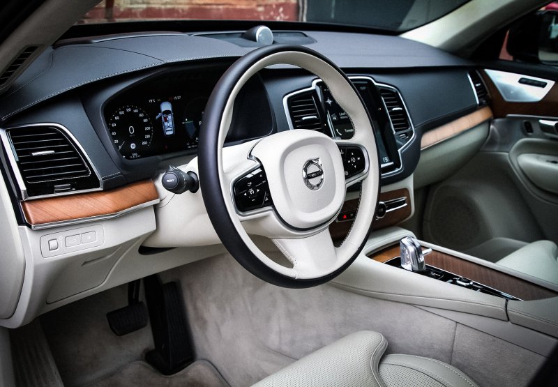 Volvo xc90 2018 салон