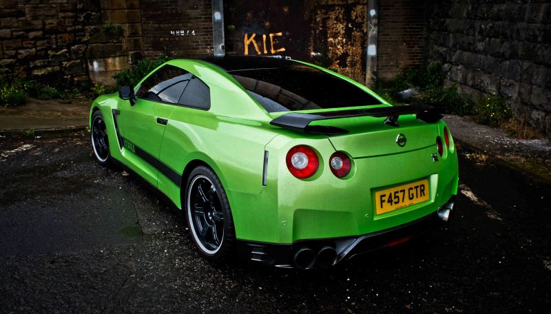 Nissan GTR 35 Nismo зеленый