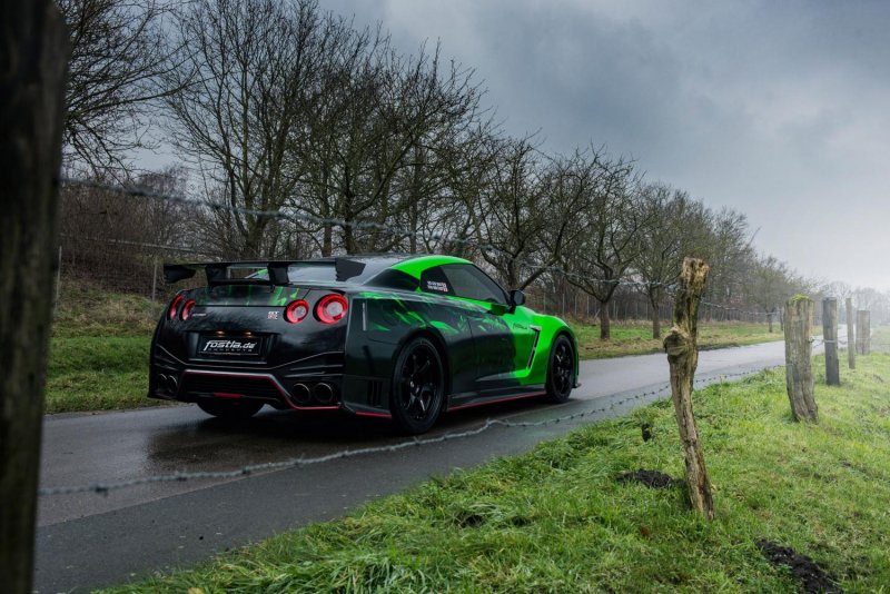 Nissan GTR r35 неон