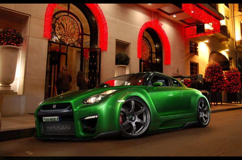 Nissan GTR Green