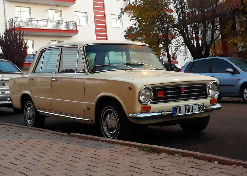 Фиат 124 дипломат