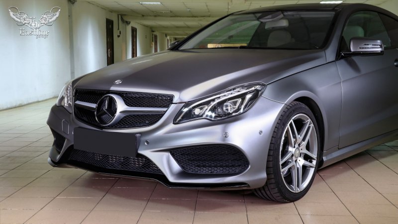 Черный матовый Мерседес е200 Coupe
