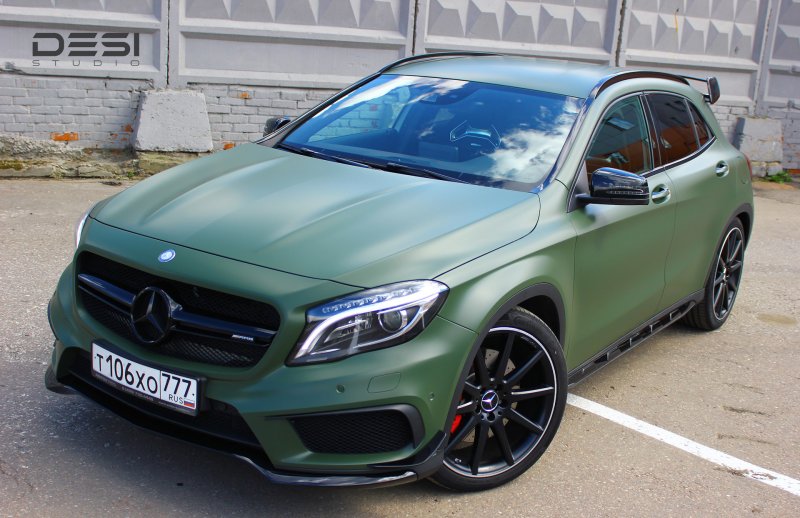 Мерседес GLA зеленый матовый