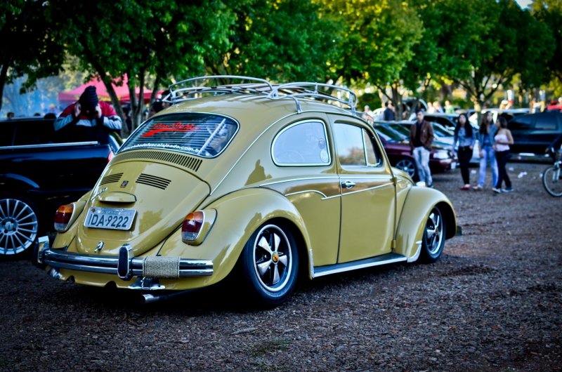 Volkswagen Beetle на больших колесах