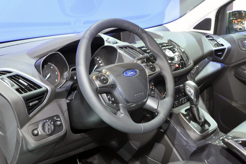 Ford Kuga St line 2012-