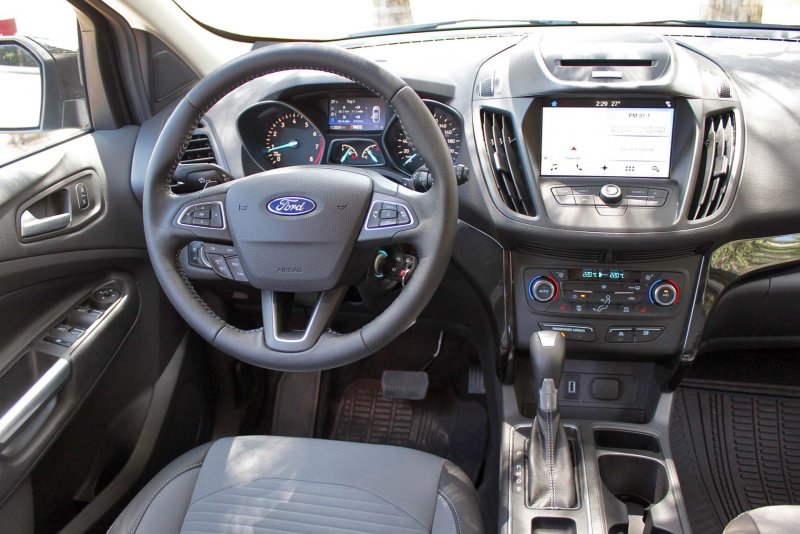 Ford Kuga 2016 салон