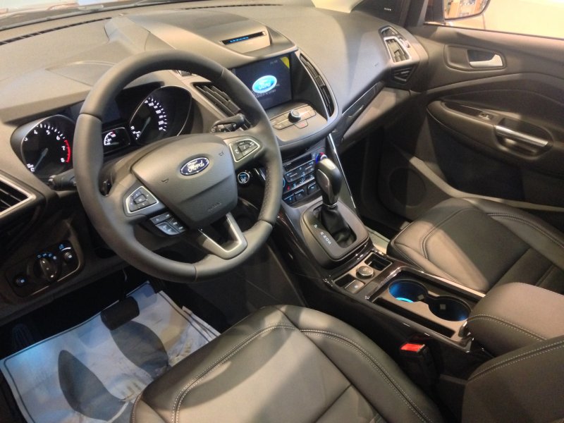 Kuga 2013 салон