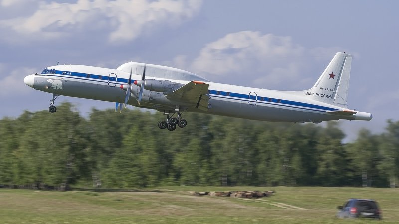 Самолет ил-20м
