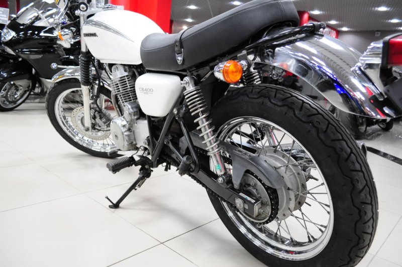 Honda cb400ss-e