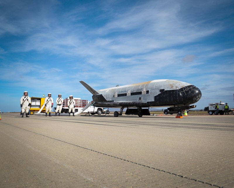 Орбитальный самолёт x-37b