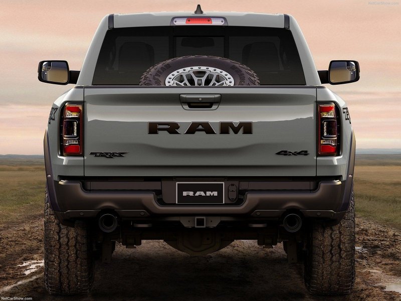 Белый dodge Ram 1500 Tuning