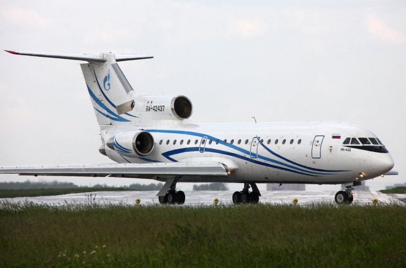 Як 42 Газпромавиа