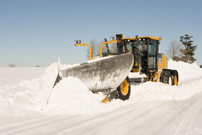 Снежный отвал для грейдера John Deere