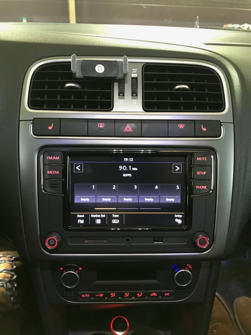 Штатная магнитола Volkswagen Polo 2012