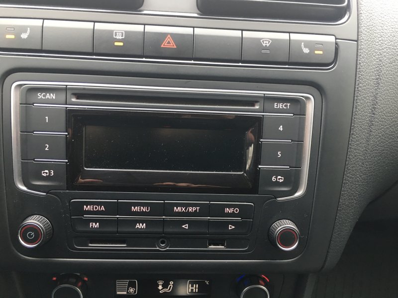 VW Polo RCD 220
