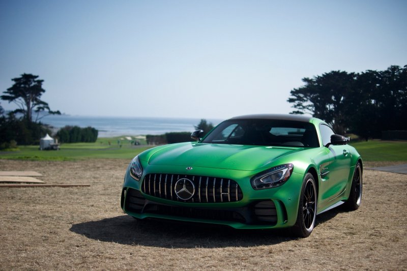 Mercedes-Benz AMG gt зеленый