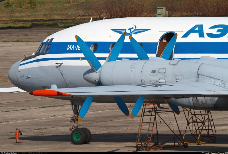 Буксировочное водило самолета ил-18