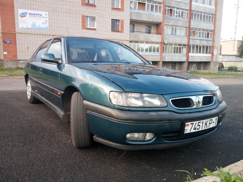 Рено Сафран 1998 2.0