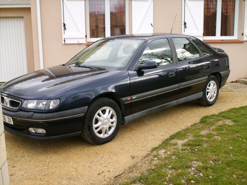 Renault Safrane 3.0 v6