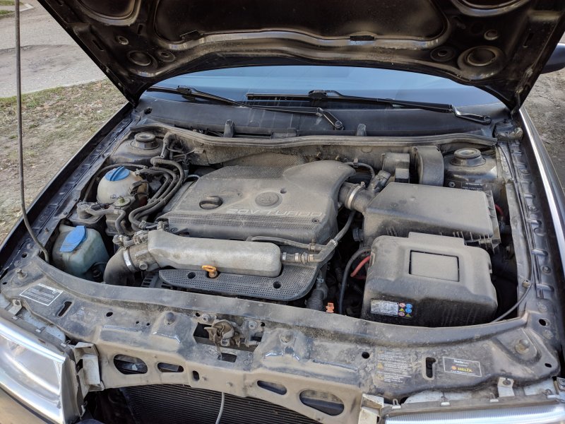 Подкапотка Октавия 1.8