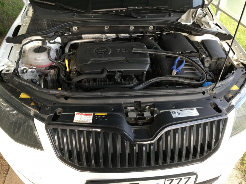 Octavia a7 1,6 подкапотное пространство