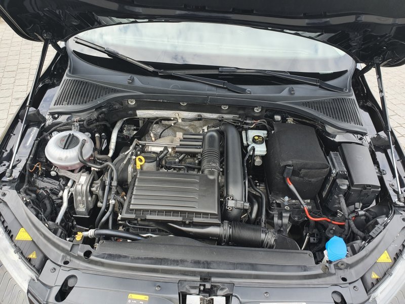 Octavia a8 подкапотное