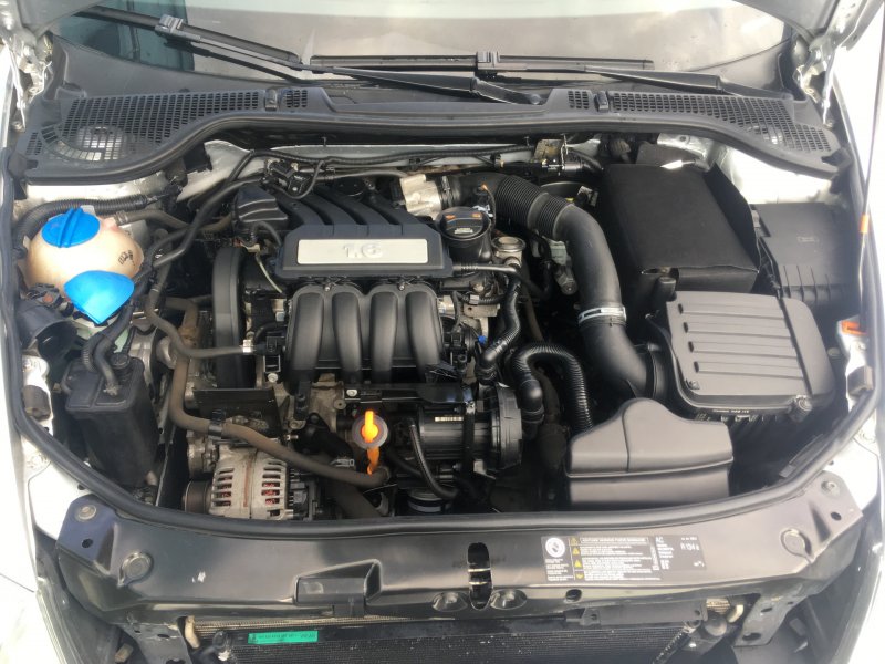 Подкапотка гольф 6 1,6 BSE