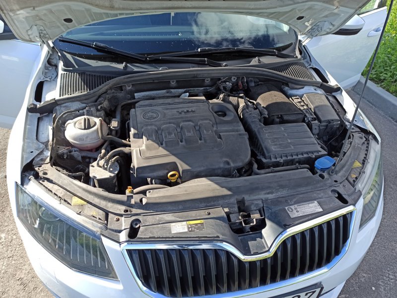 Skoda Octavia 2015 подкапотное