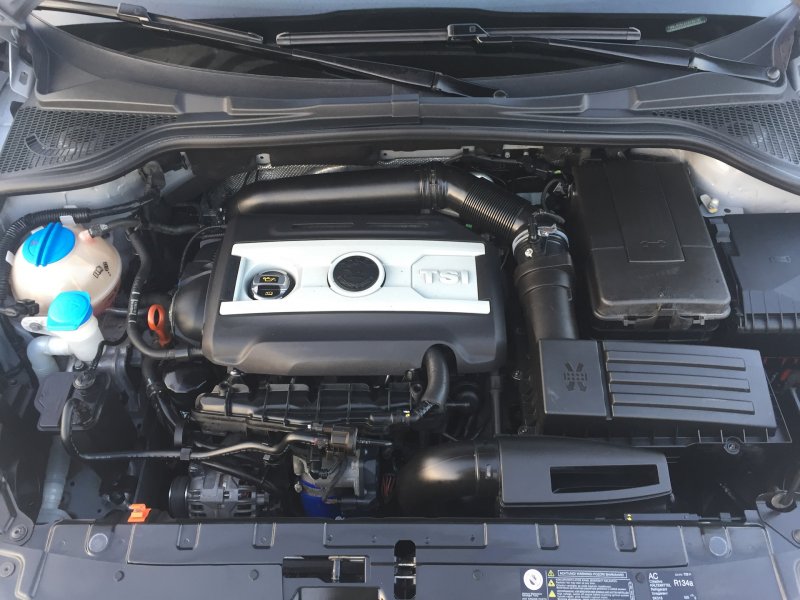 Skoda Yeti подкапотное пространство