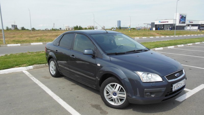Ford Focus 2005 2.0 седан