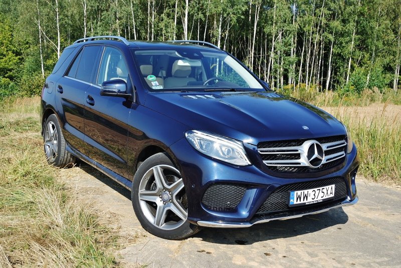Mercedes gle300d синий кавансит