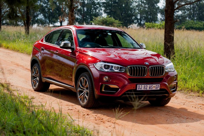 БМВ x6 красная