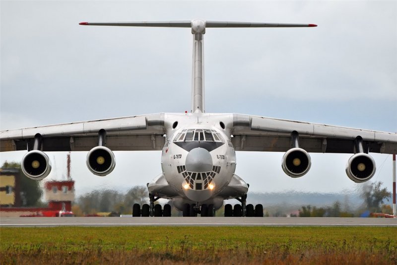 Ил-76мд вид сзади