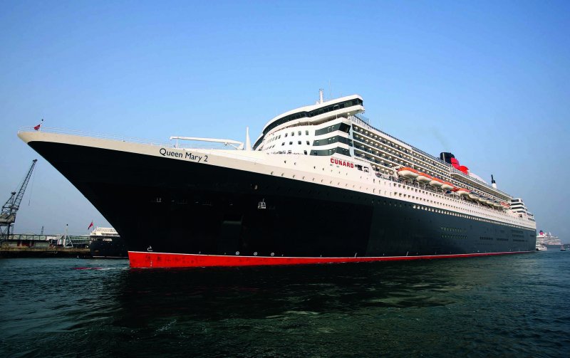 Океанский лайнер Queen Mary 2