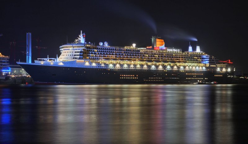 Круизный лайнер Королева Мария 2/Queen Mary 2