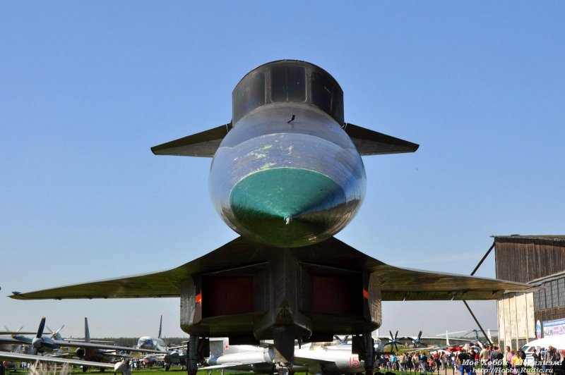 Самолёт т-4 сотка