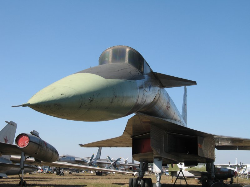 Самолёт т-4 сотка