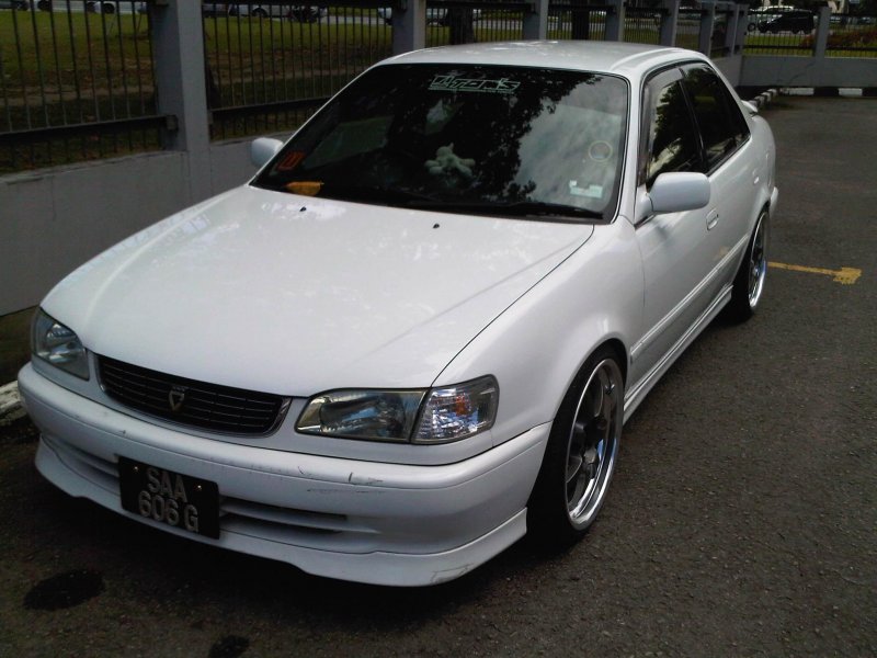 Toyota Corolla ae111 gt